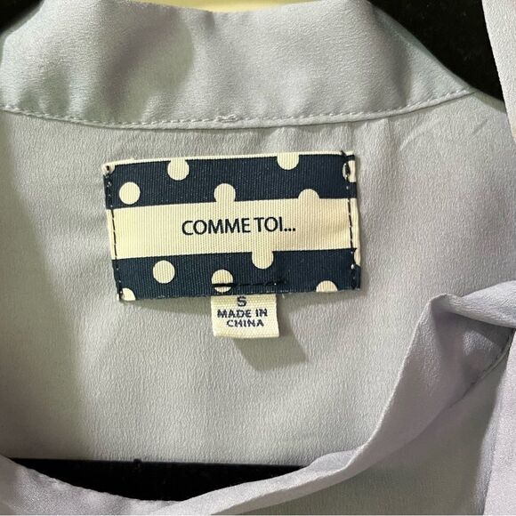 COMME TOI Sleeveless Ruffle Neck Tie Blouse Blue Women’s Size Small - Picture 3 of 4